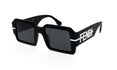 Fendi FE40073U 02A
