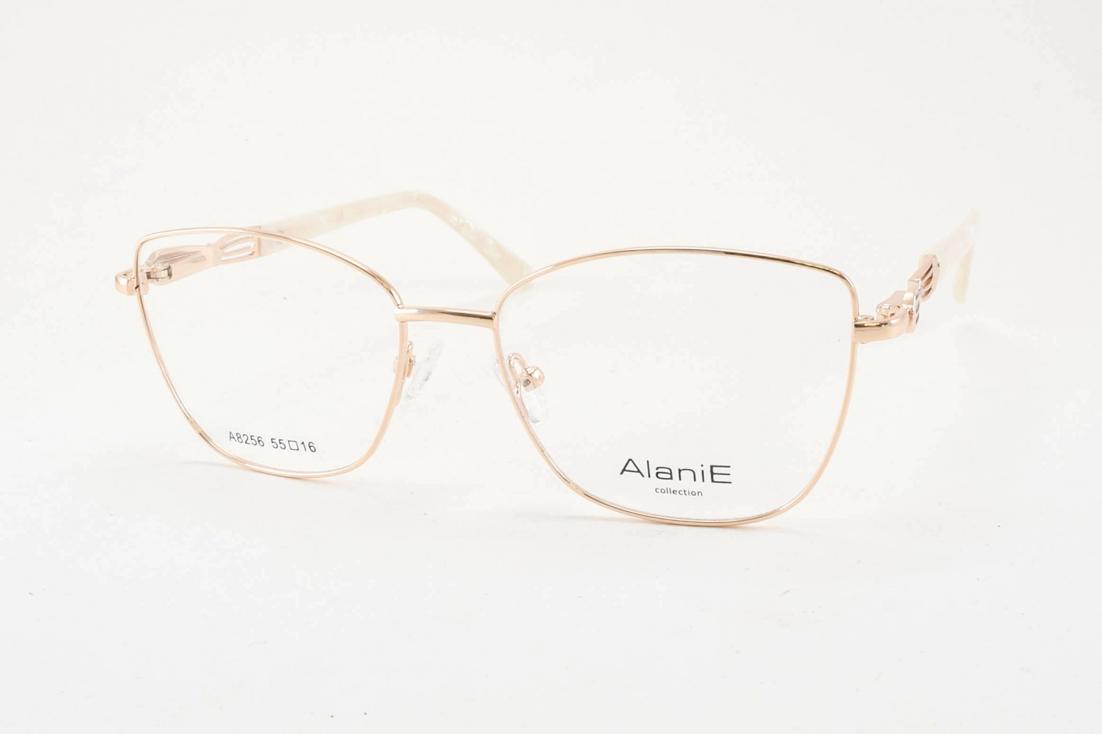 ALANIE 8256 C1